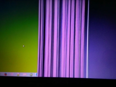 Màn hình laptop bị sọc ngang, sọc dọc: Nguyên nhân và cách sửa