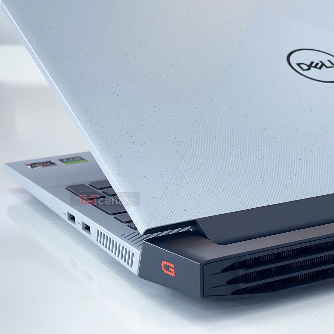 Cổng kết nối và hệ điều hành Windows 11 tối ưu nhất