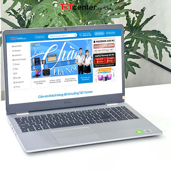 Bàn phím rộng rãi, TouchPad mượt mà