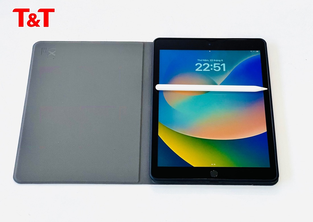 Camera FaceTime 12MP sắc nét, góc siêu rộng