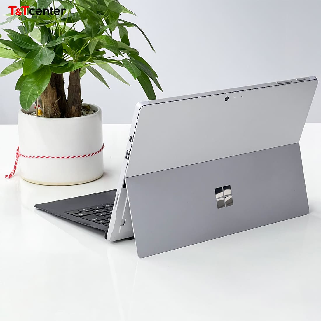 🔹 Surface Go 2 – Nhỏ gọn, tiện dụng cho học sinh – sinh viên