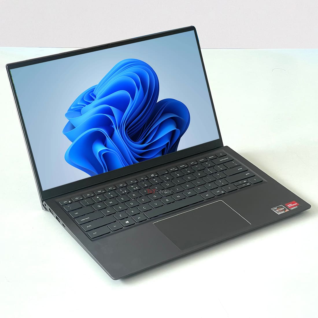 Ngoại hình tối giản, gọn nhẹ, mang tính di động cao