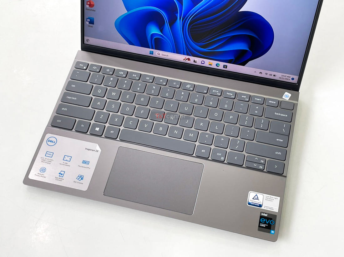 Bàn phím và Touchpad đạt chuẩn