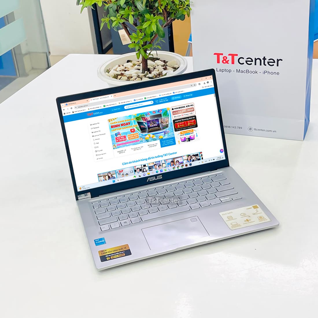 Khám phá màn hình OLED rực rỡ và sống động