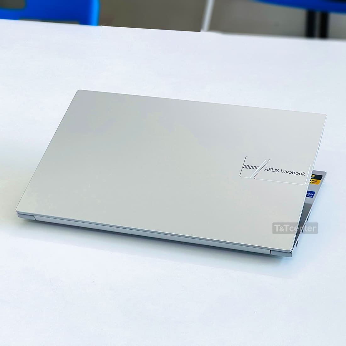 Đa dạng cổng kết nối hữu ích trên VivoBook