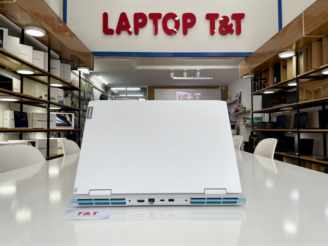 Thiết kế hầm hố, cá tính với gam màu trắng cuốn hút