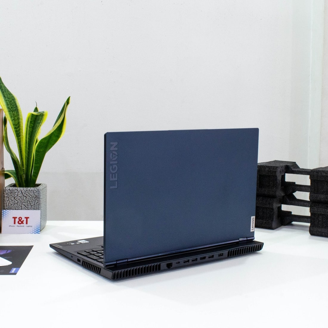 Vì sao nên mua laptop Lenovo Legion 5 15IAH7?