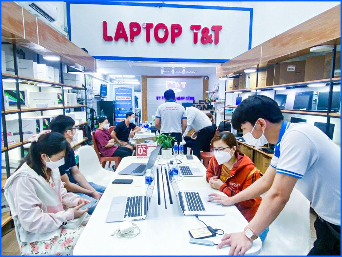 Mua Acer Predator Helios 300 PH315-55-745Q giá tốt tại T&T Center