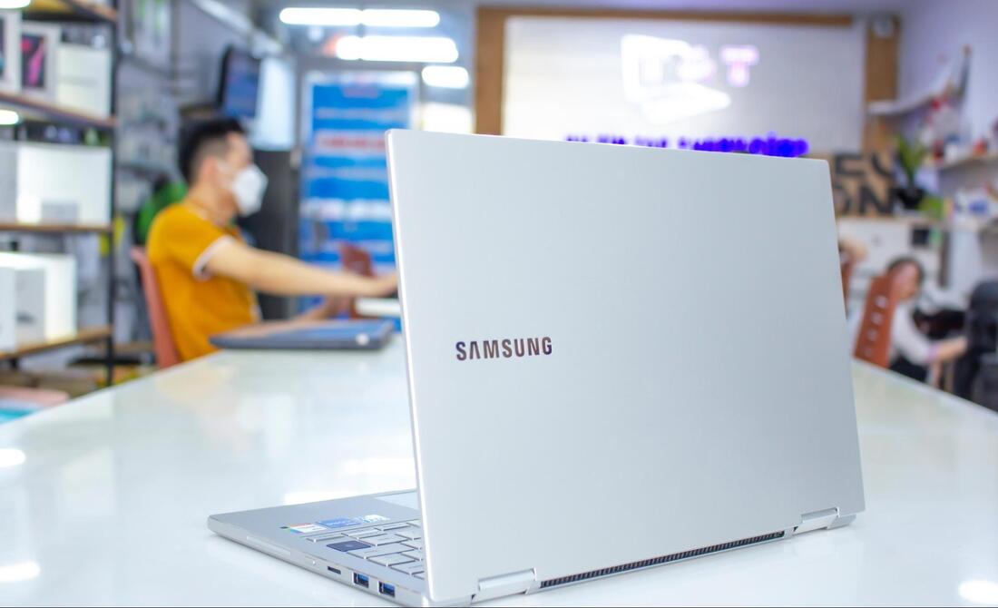 Các mẫu Laptop Samsung đang được bán tại T&T Center