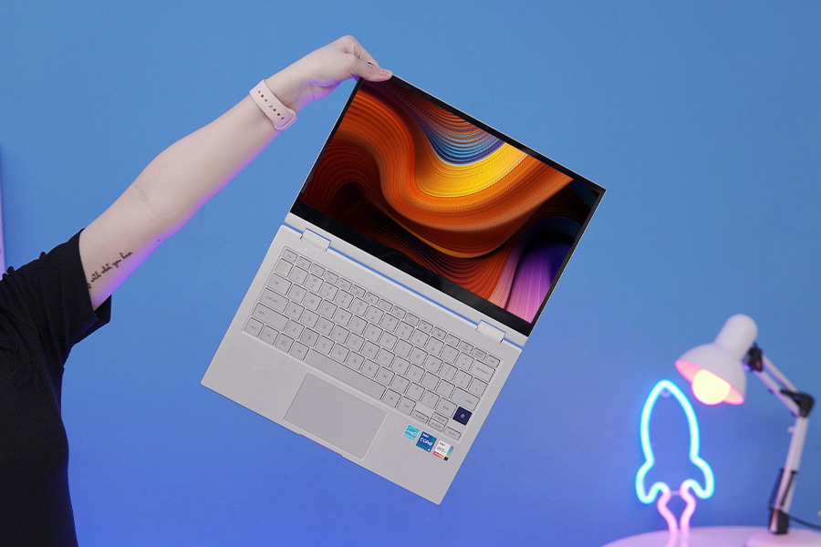 Bàn phím gõ êm, cảm biến vân tay an toàn