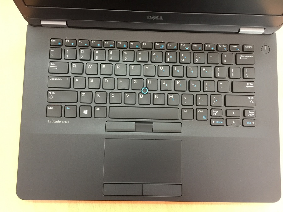 Bàn phím và touchpad chất lượng