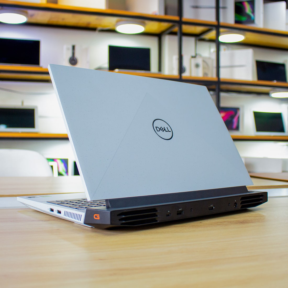 Chiến game đỉnh, làm việc tốt với Ryzen 5 5600H