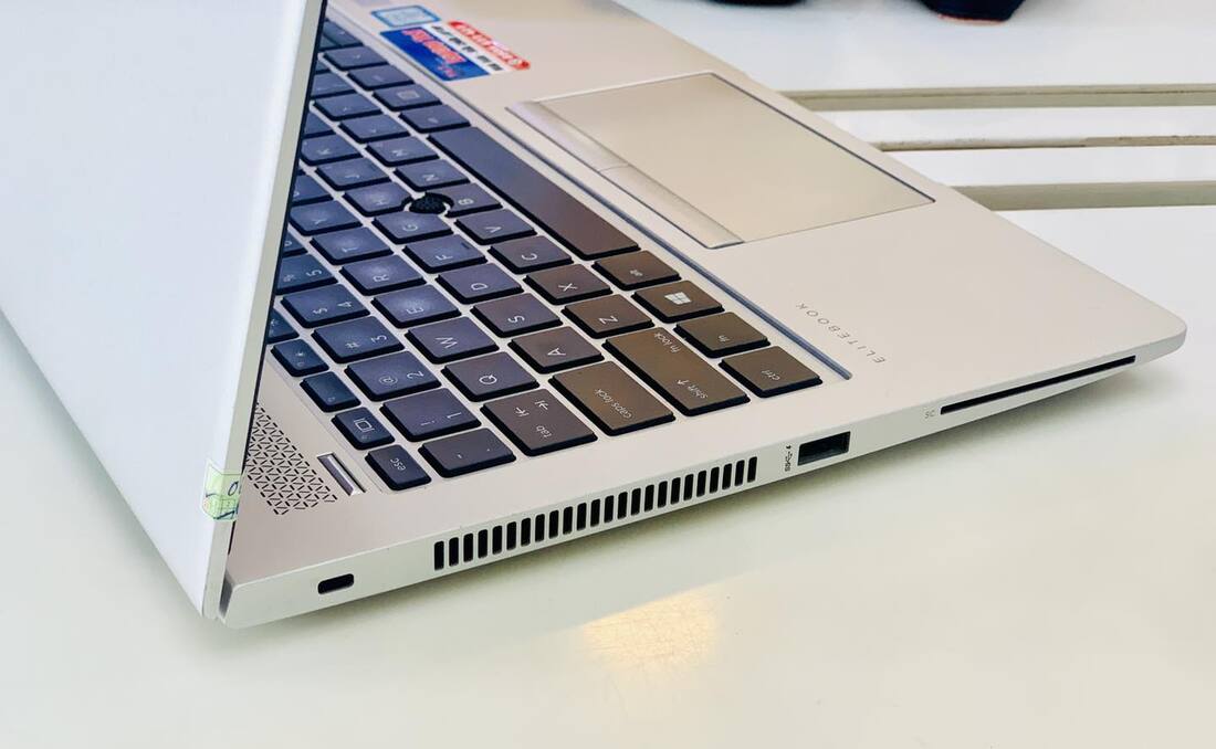 Bàn phím và Touchpad