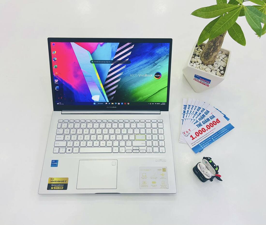 Màn hình 15.6 inch Full HD sắc nét, chống lóa