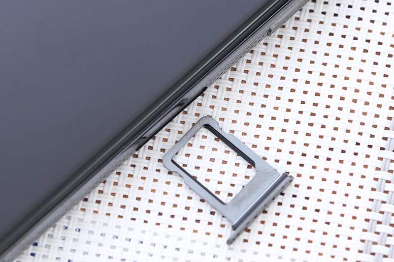 Mẫu iPhone đầu tiên được Apple hỗ trợ 2 sim