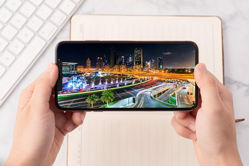 Màn hình OLED chất lượng cao rộng 6.5 inch đầu tiên của Apple