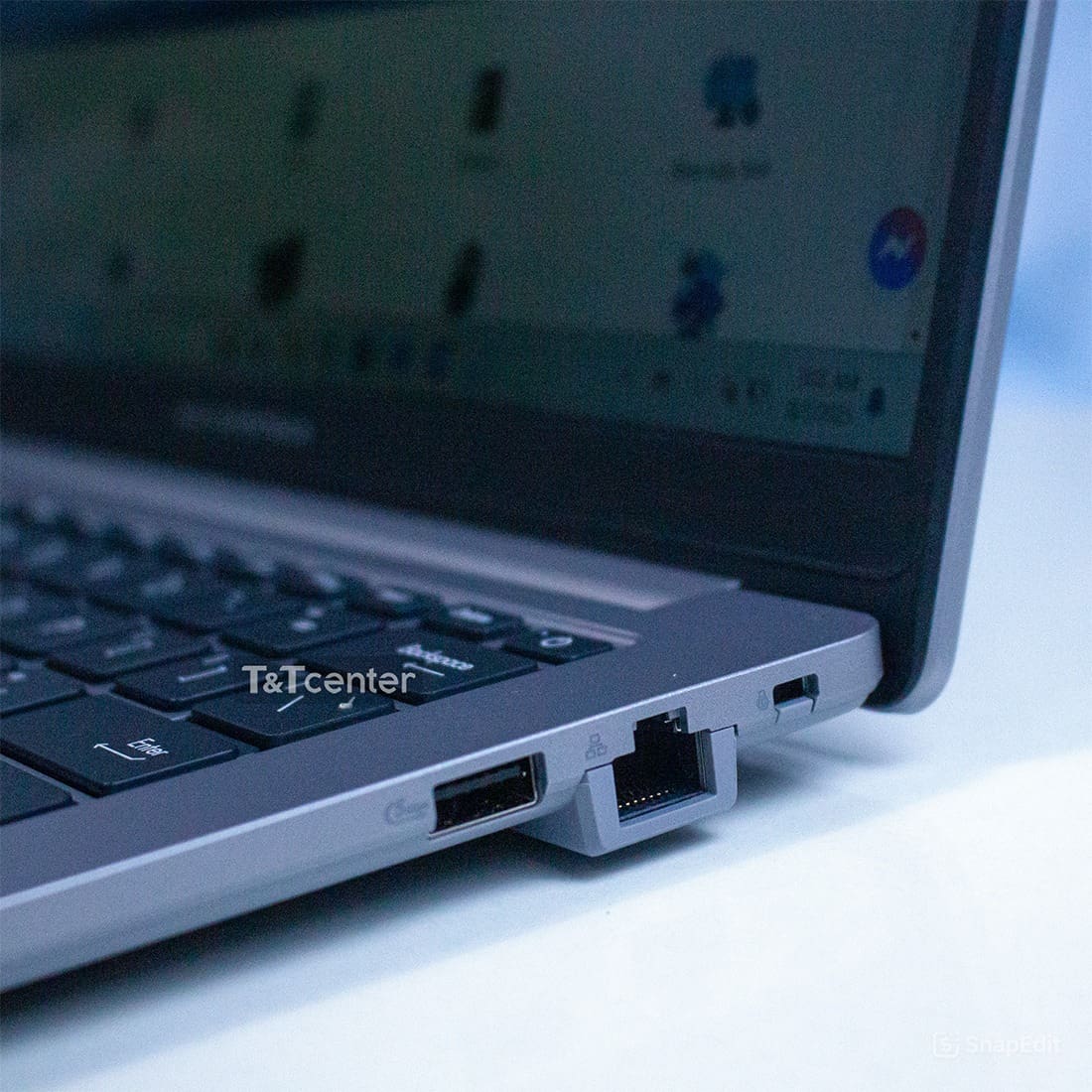 Đầy đủ cổng kết nối tiện lợi