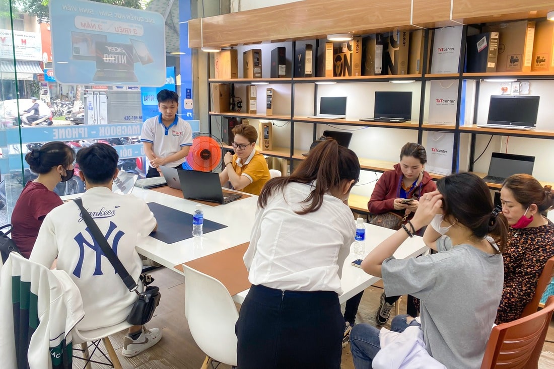 Mua Laptop Asus Zenbook 14X OLED Q420VA giá tốt tại T&T Center