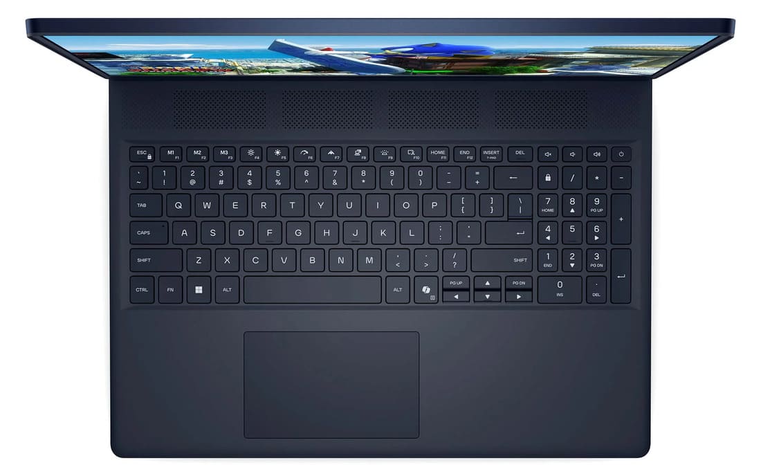 Bộ nhớ RAM 32GB và SSD 1TB