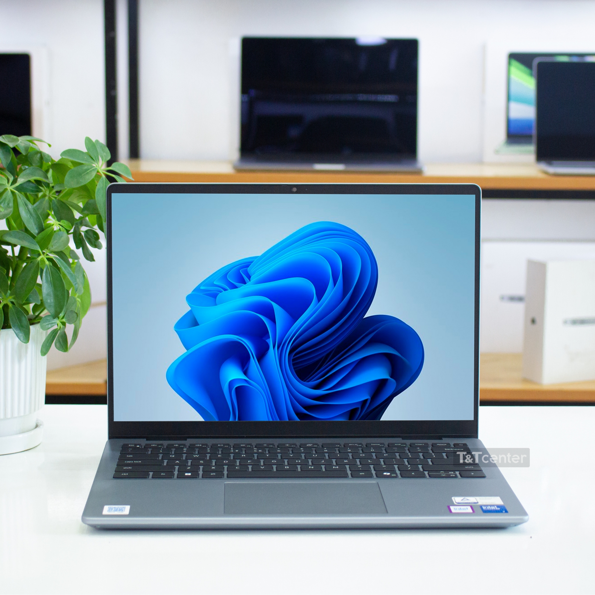 Dell Inspiron 14 Plus 7440R (2025) – Laptop bền bỉ chuẩn văn phòng