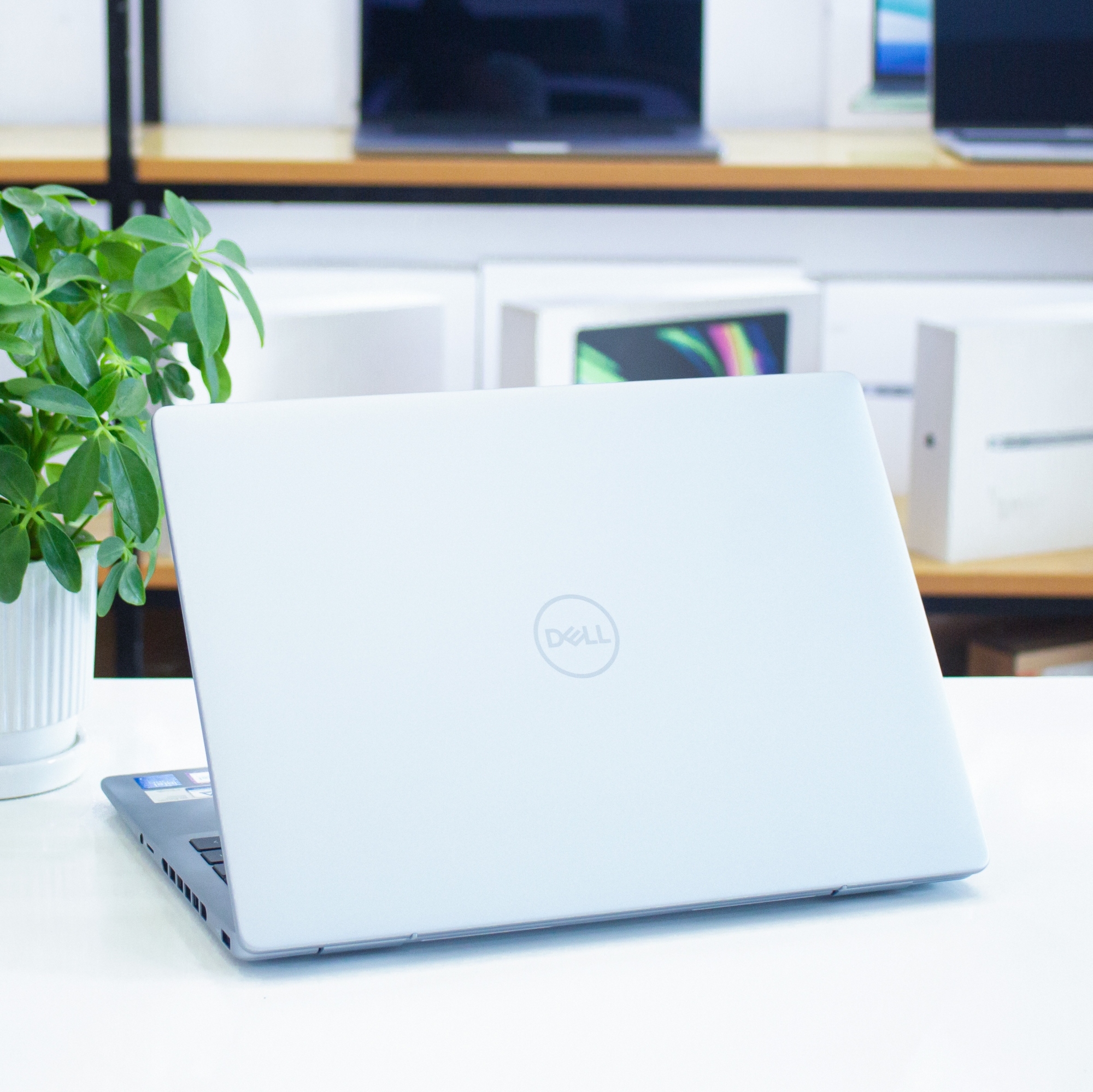 Thiết kế cao cấp – Mỏng nhẹ, di động