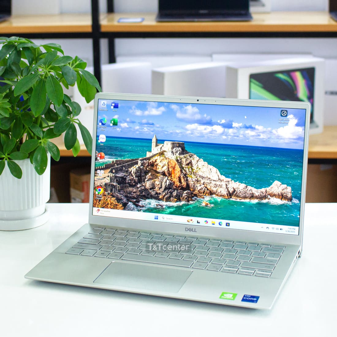 Pin ổn định, sạc nhanh tiện lợi