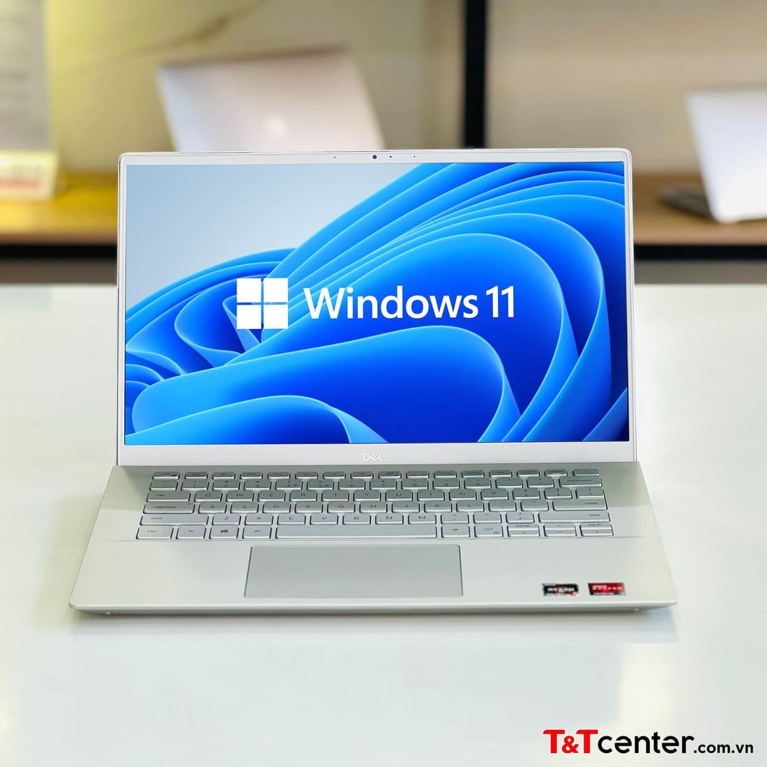 Màn hình tràn viền cao cấp, sắc nét