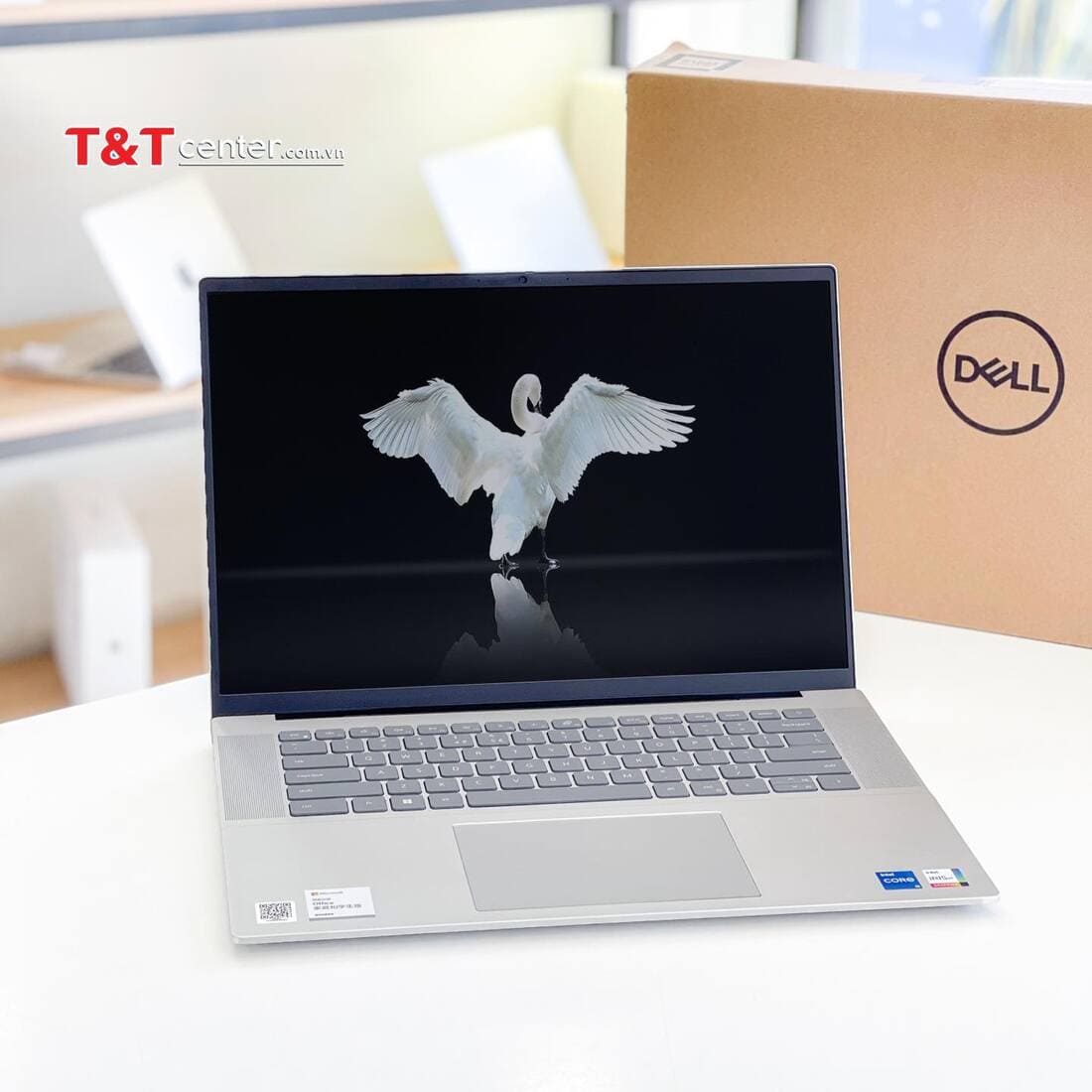 Hình ảnh sống động, màu sắc chân thực