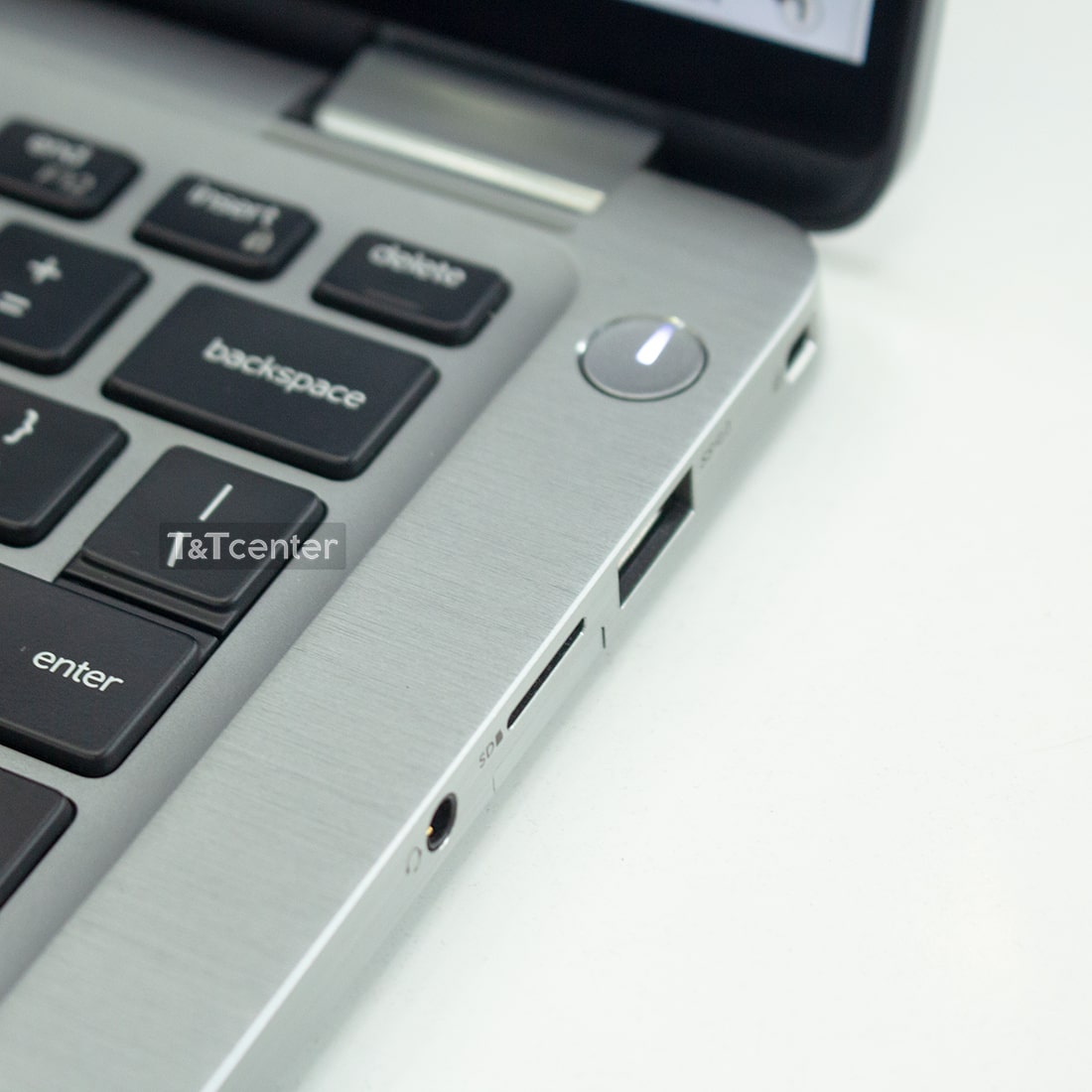 Hệ thống cổng kết nối đầy đủ