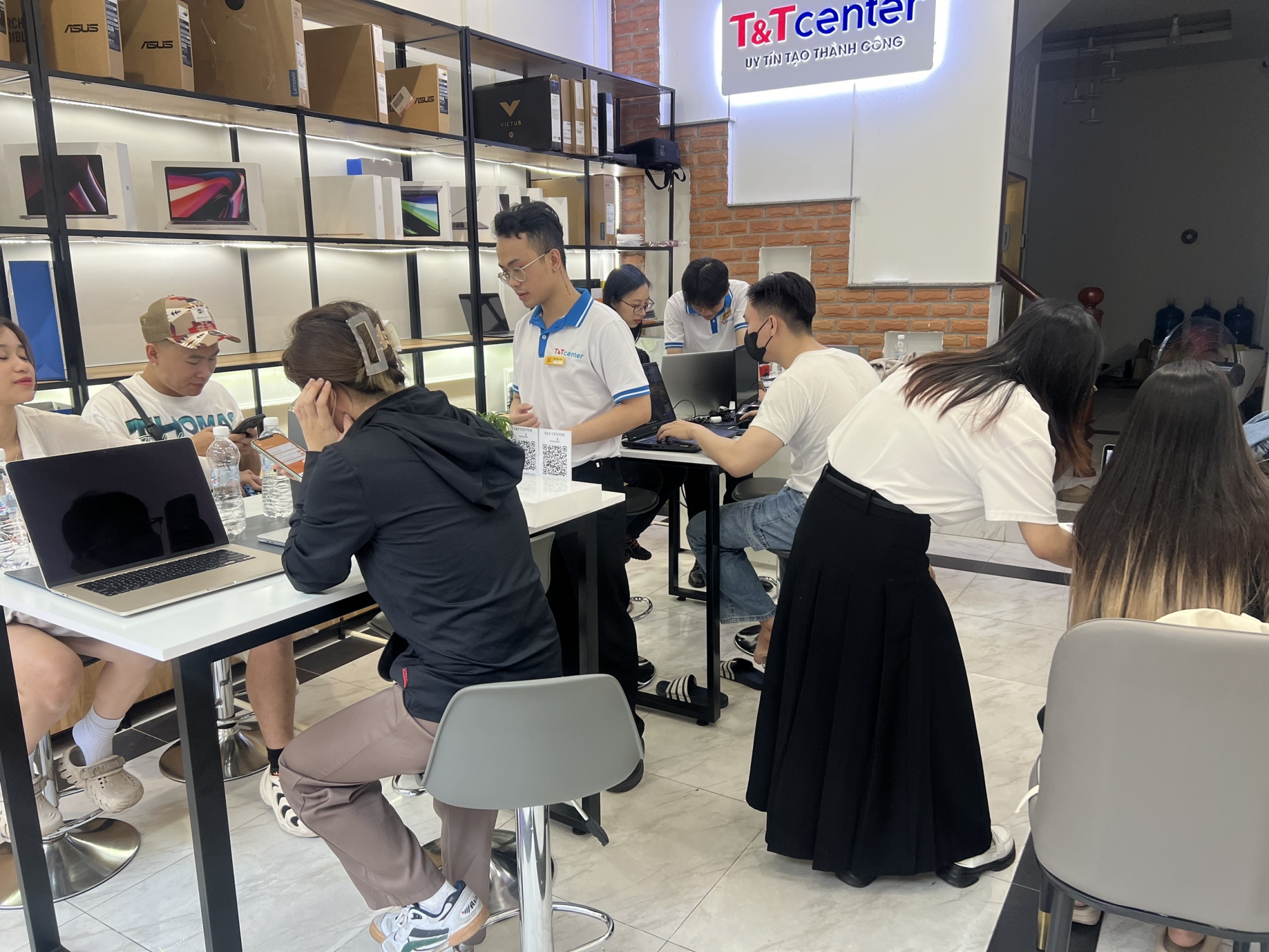 Mua Dell Latitude 7410 giá tốt tại T&T Center