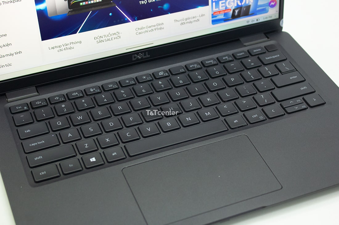 Hệ thống bàn phím và TouchPad mượt mà