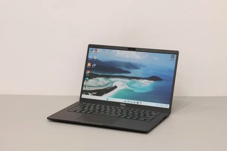 Màn hình hiển thị thông số cấu hình CPU i7 và RAM 16GB