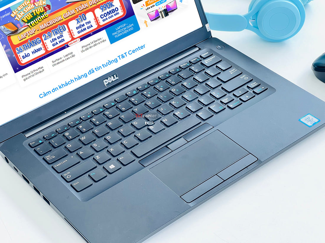 Bàn phím và touchpad êm mượt