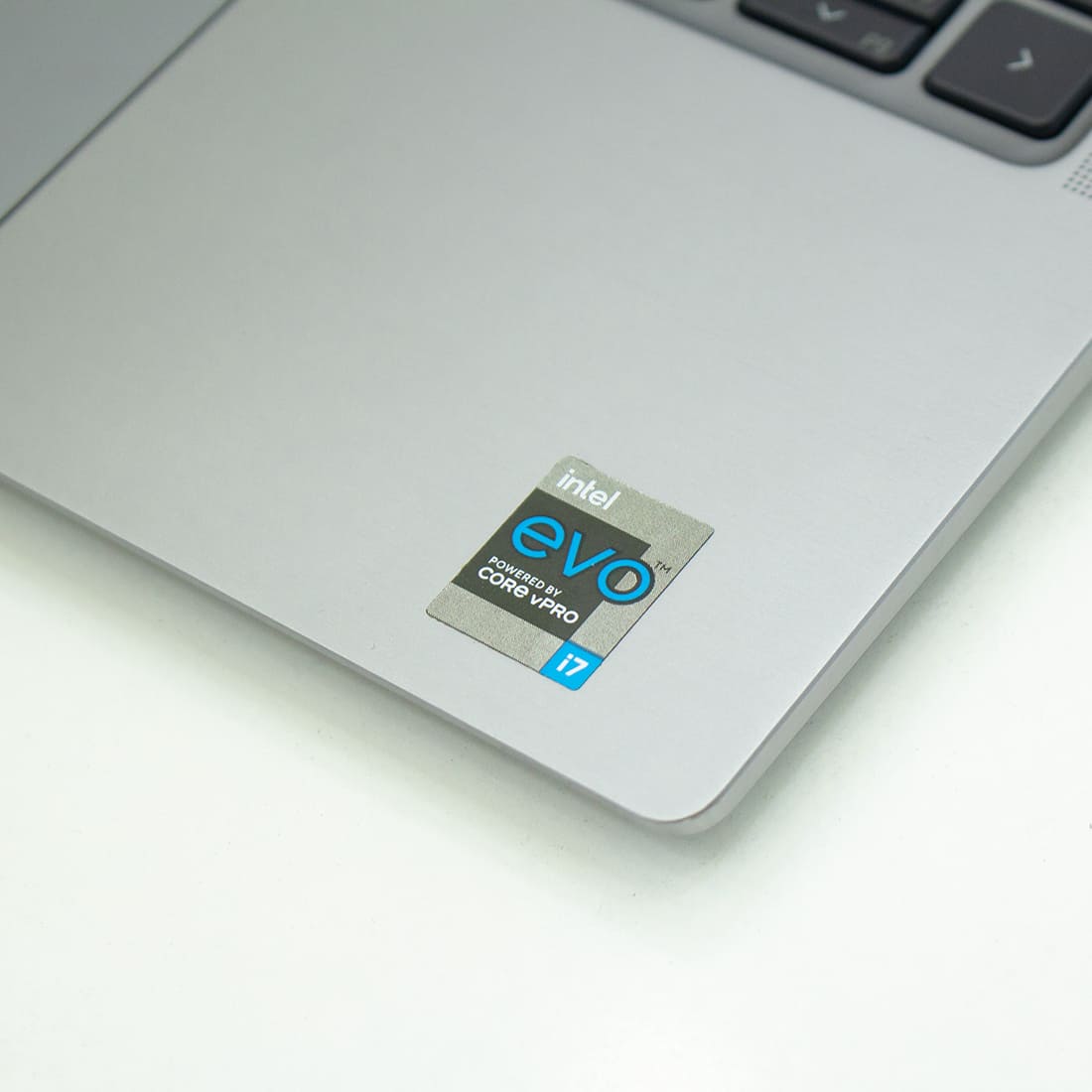 Hiệu năng cao, xử lý tốt đa tác vụ văn phòng