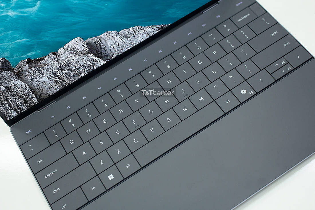 Trang bị bàn phím và Trackpad cực xịn sò