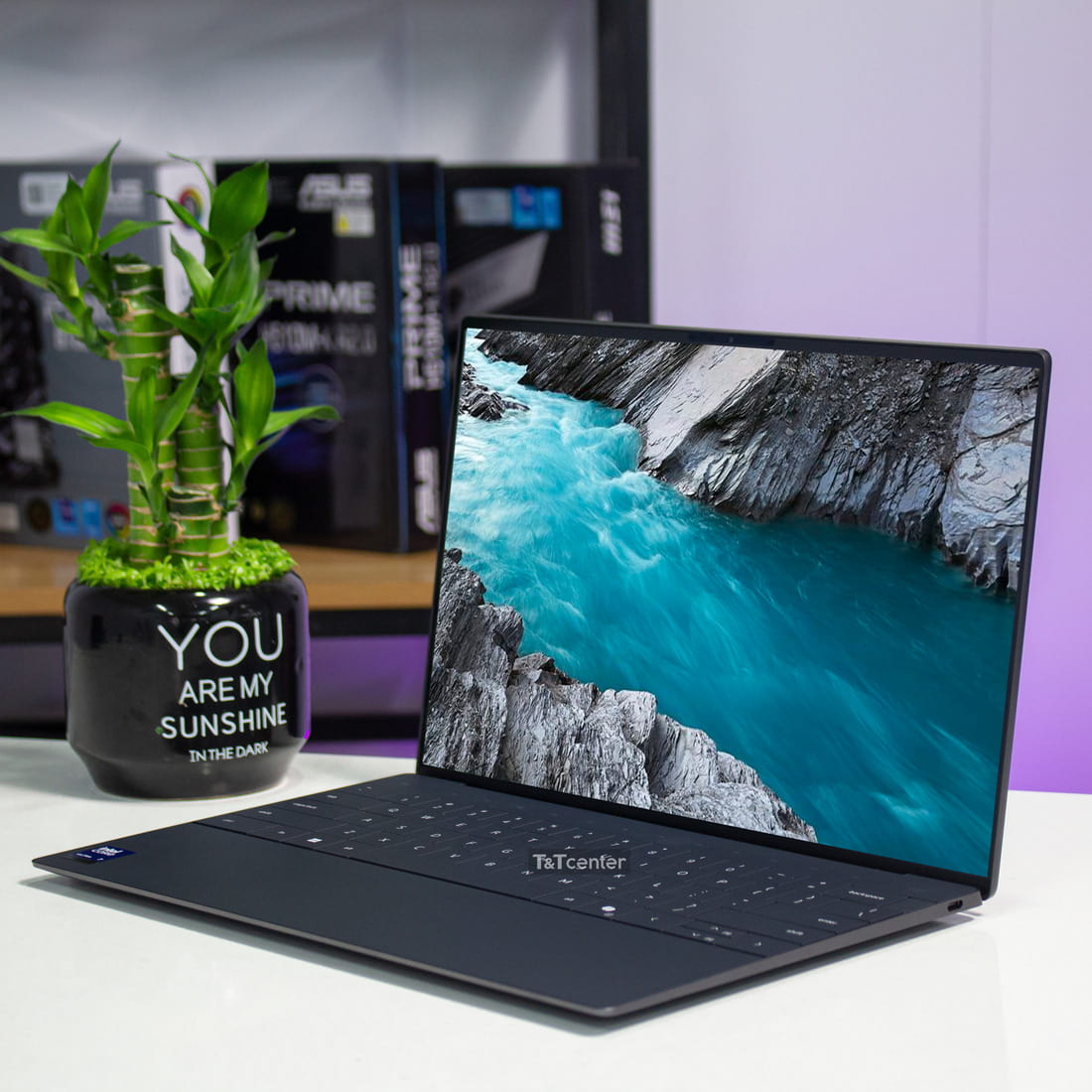 Ultrabook có thiết kế sang trọng, nhỏ gọn