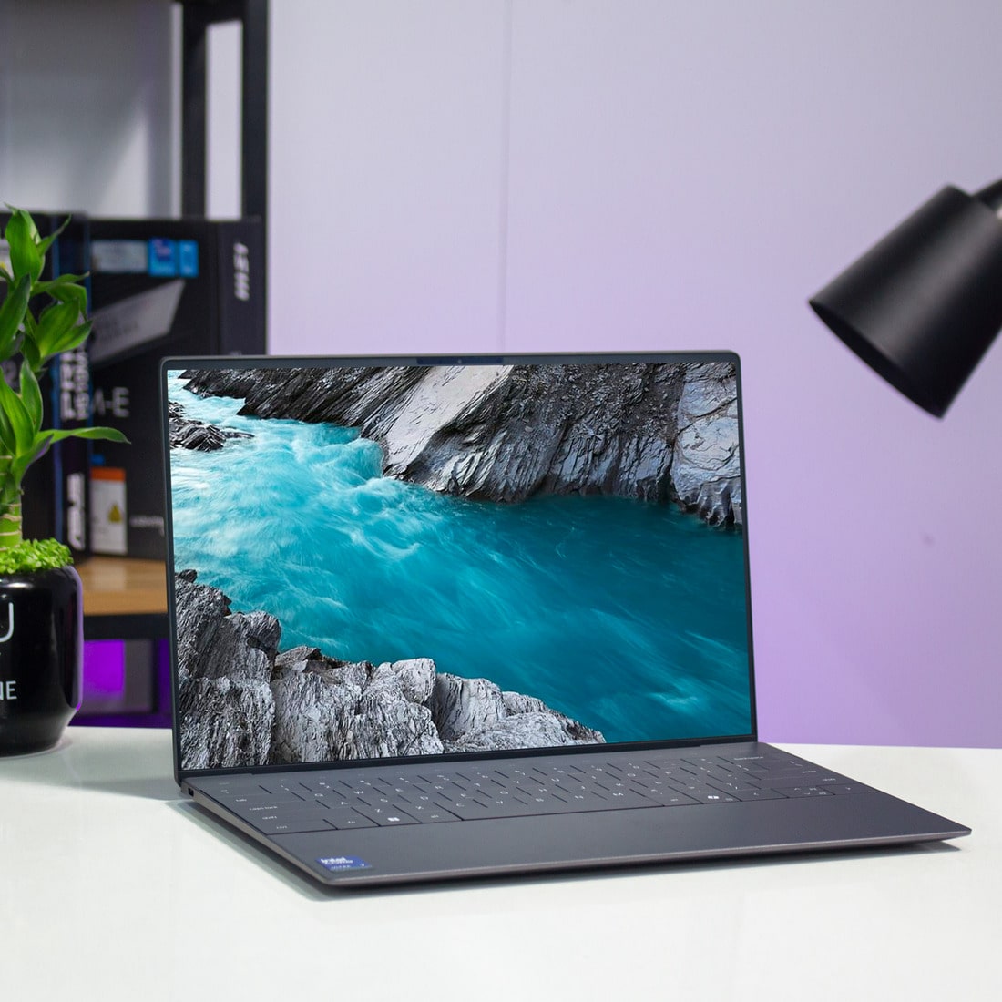 Cổng kết nối đầy đủ