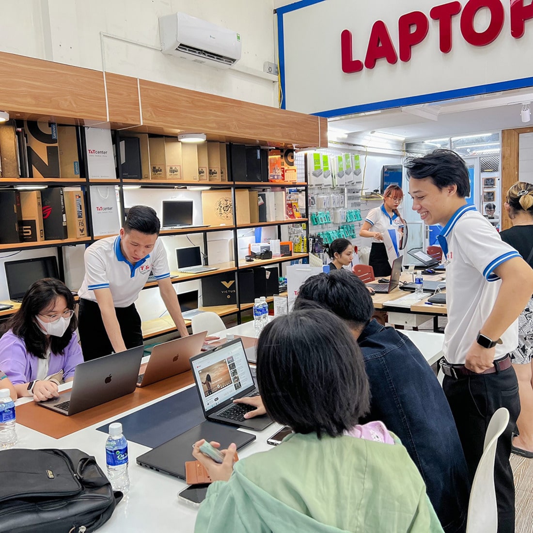 Mua Laptop Dell Inspiron 3520 giá tốt tại T&T Center