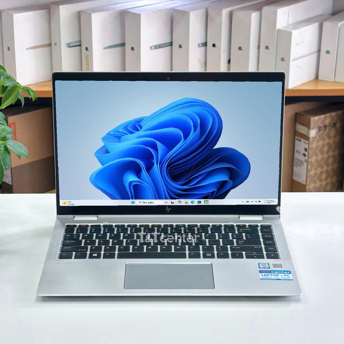 Màn hình cảm ứng 14 inch FHD – Trải nghiệm sống động