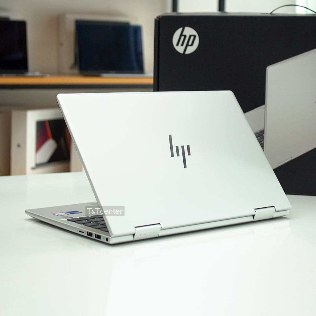 Thiết kế sang trọng, xoay gập 360 độ