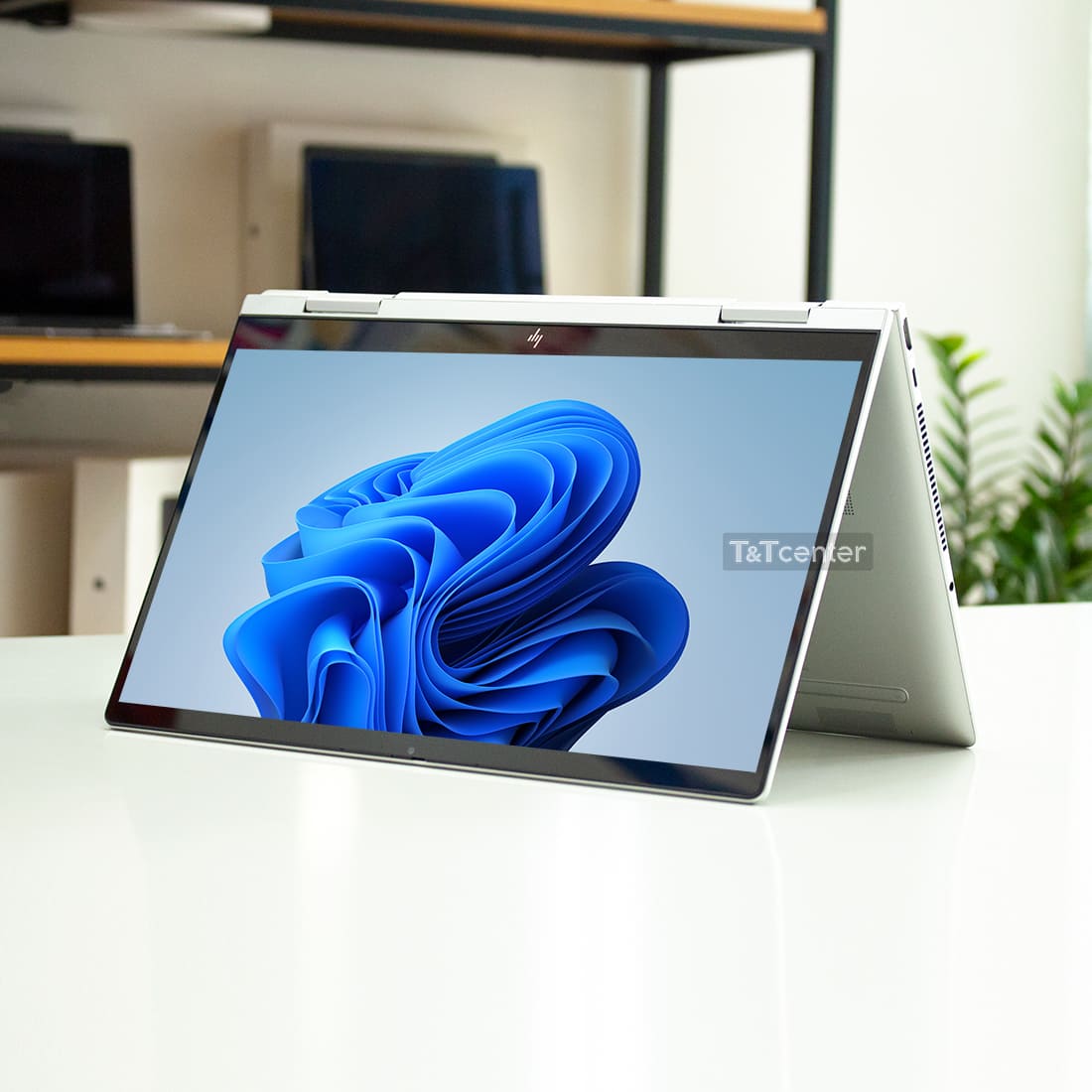 Màn hình 14 inch cảm ứng FHD sắc nét