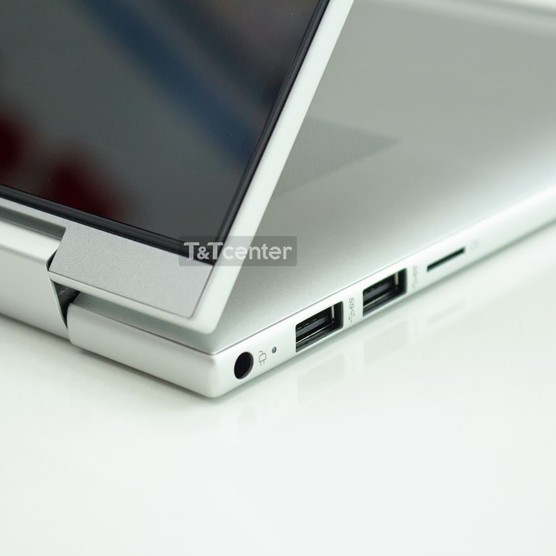 Hệ thống cổng kết nối đầy đủ