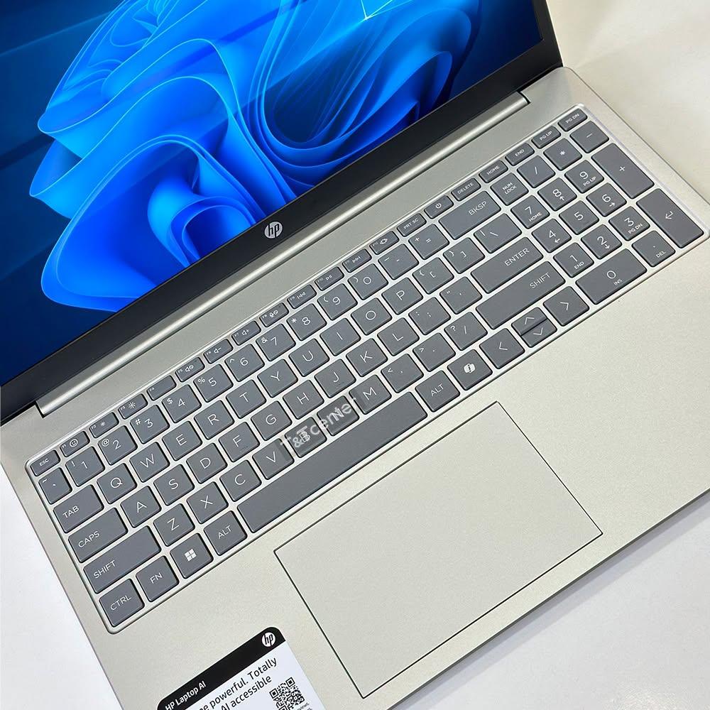 Thiết kế mỏng nhẹ, kết nối đa dạng cùng Windows 11 bản quyền