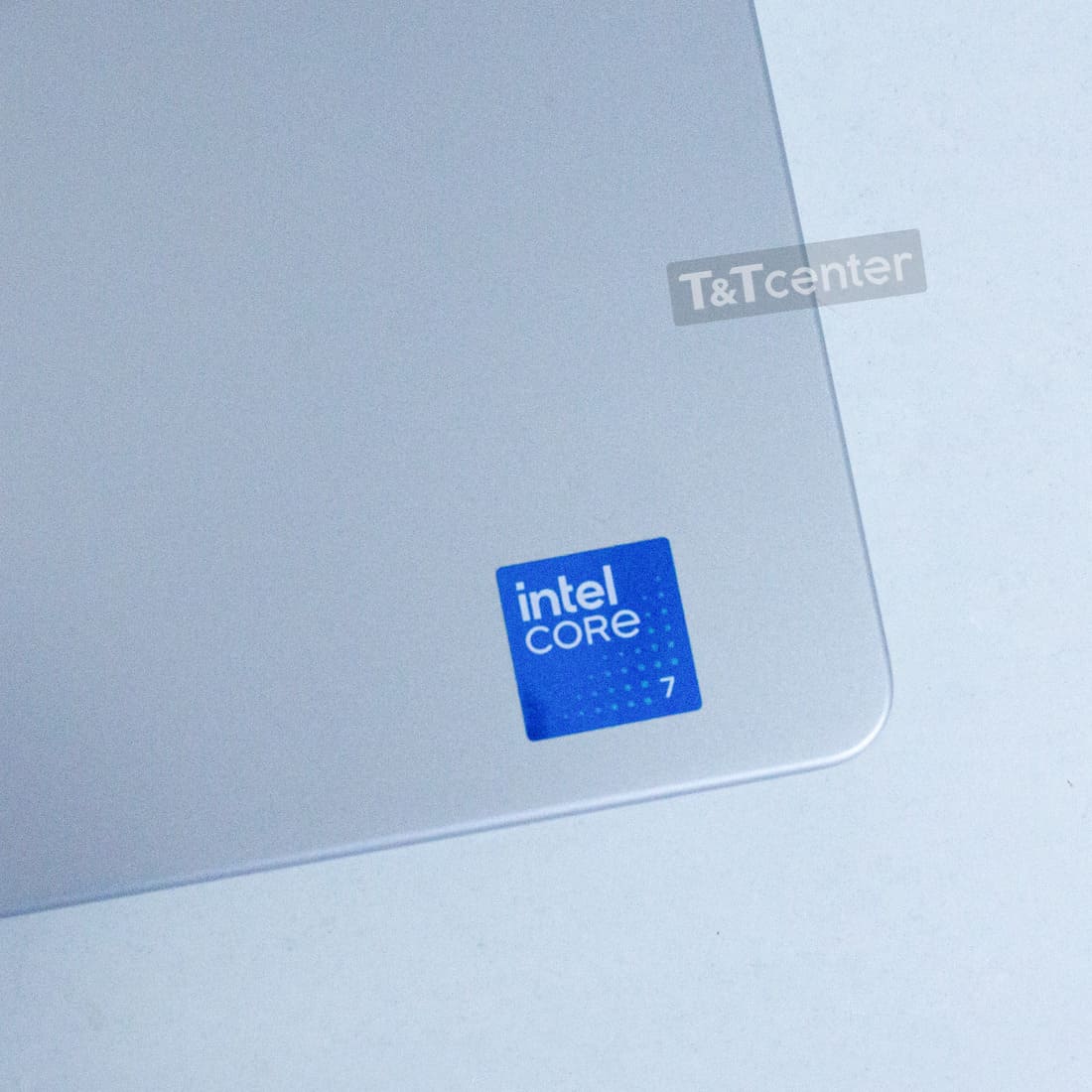 Hiệu năng mạnh mẽ với chip Intel Core 7 150U mới nhất