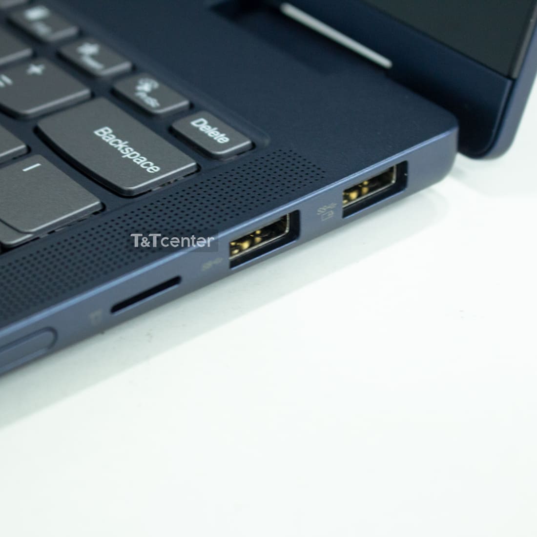 Hệ thống cổng kết nối đầy đủ 