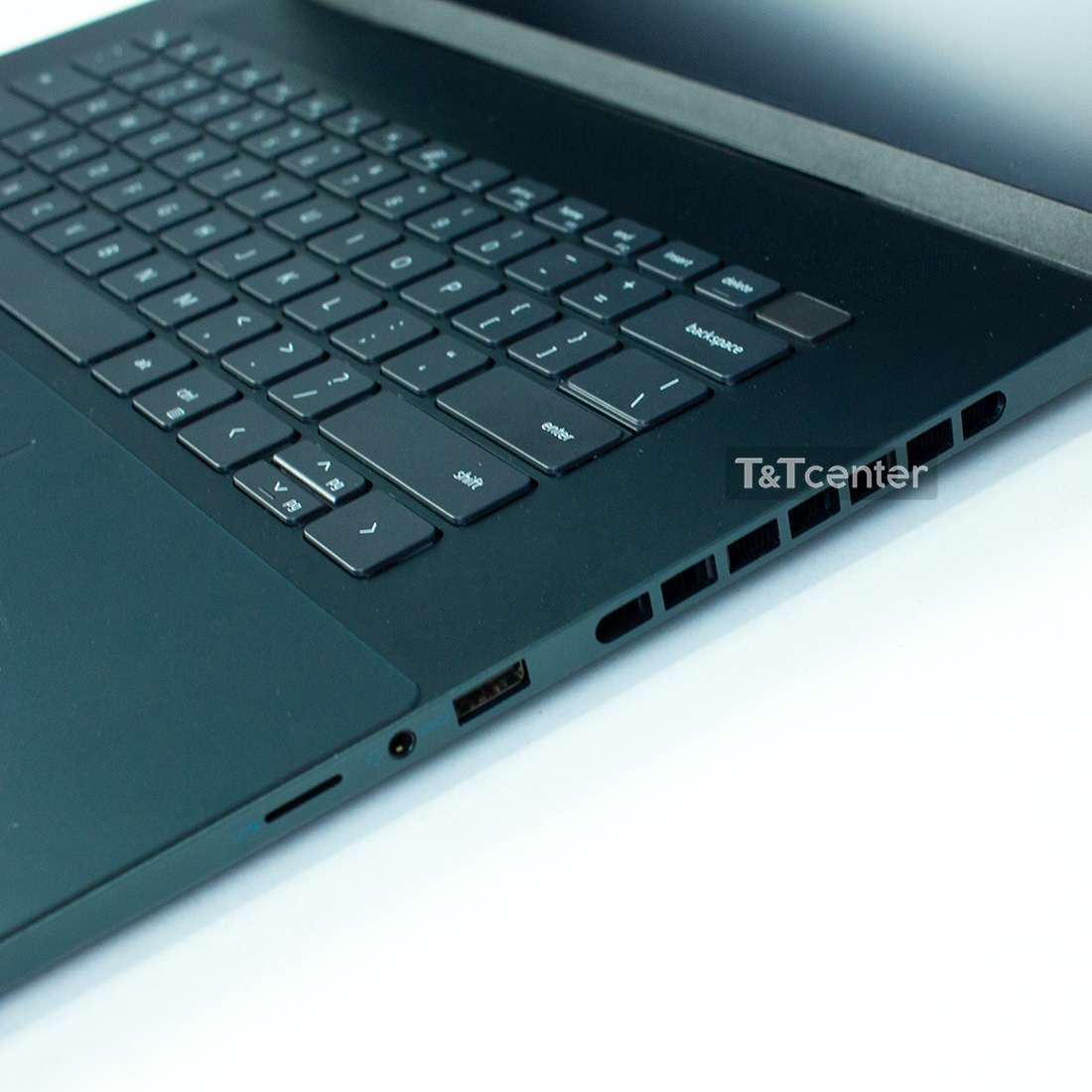 Hệ thống cổng kết nối đầy đủ