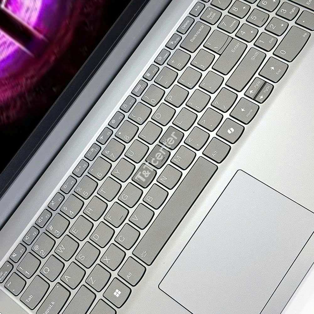 Trải Nghiệm Bàn Phím Đỉnh Cao Và Cổng Kết Nối Đa Dạng