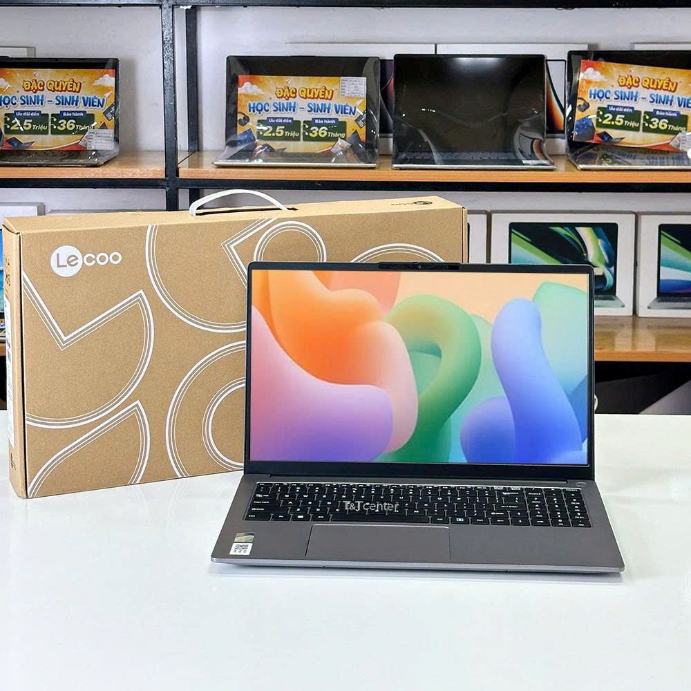 1.3. Màn hình 15.6 inch FHD hiển thị sắc nét, chống chói tốt