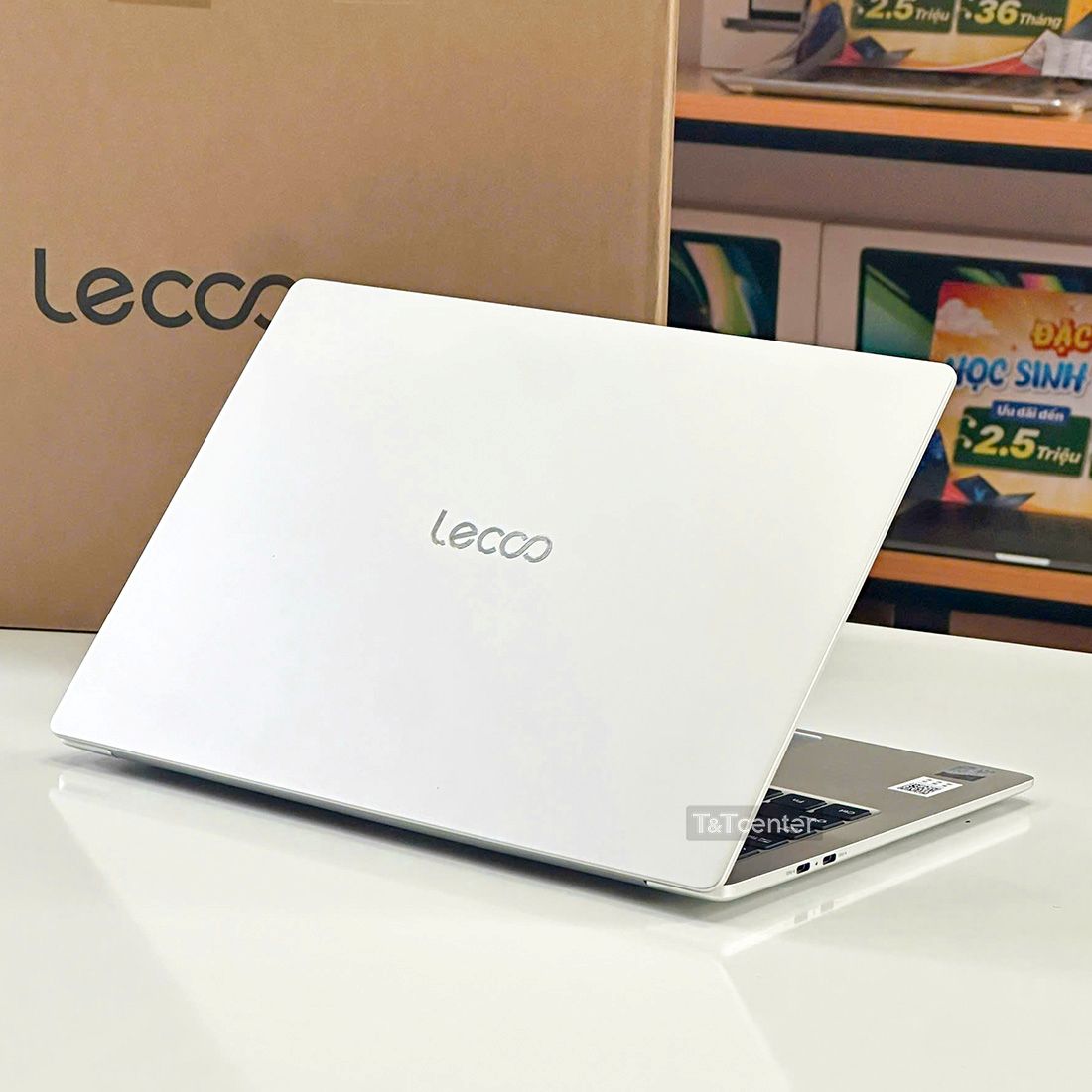 Trọng lượng siêu nhẹ 990g dẫn đầu phân khúc