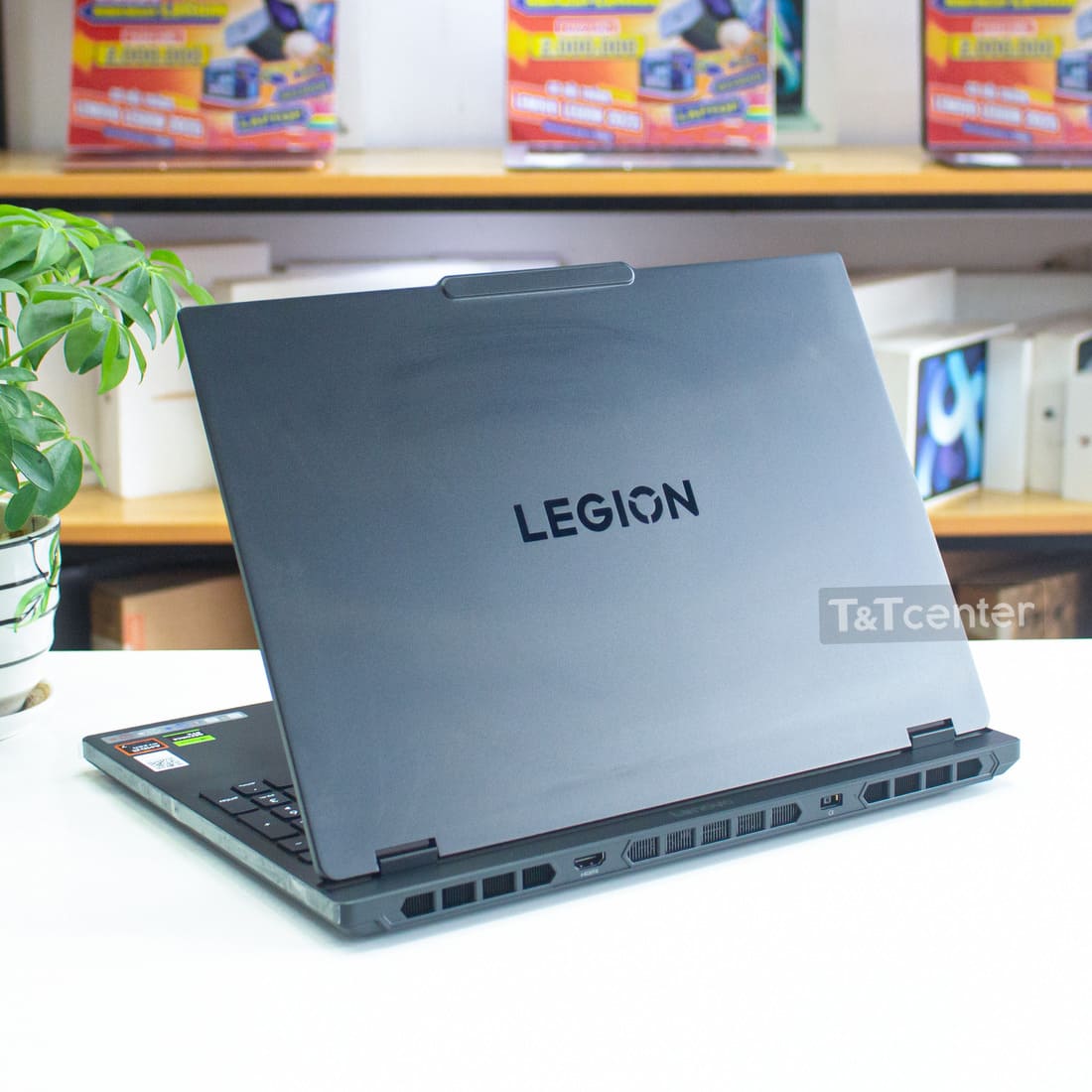 Thiết kế đậm chất gaming – chắc chắn và cao cấp